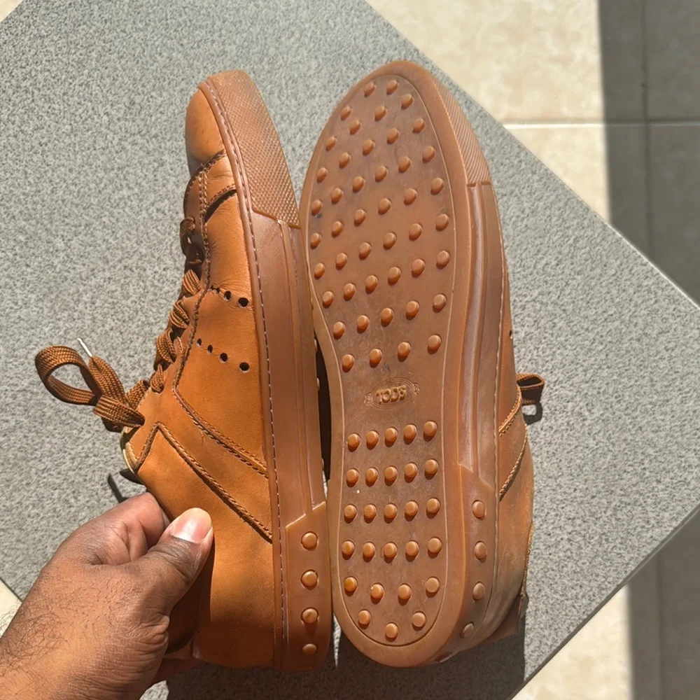 Tod's Men's Tan Leather Sneakers - Picture 9 of 11